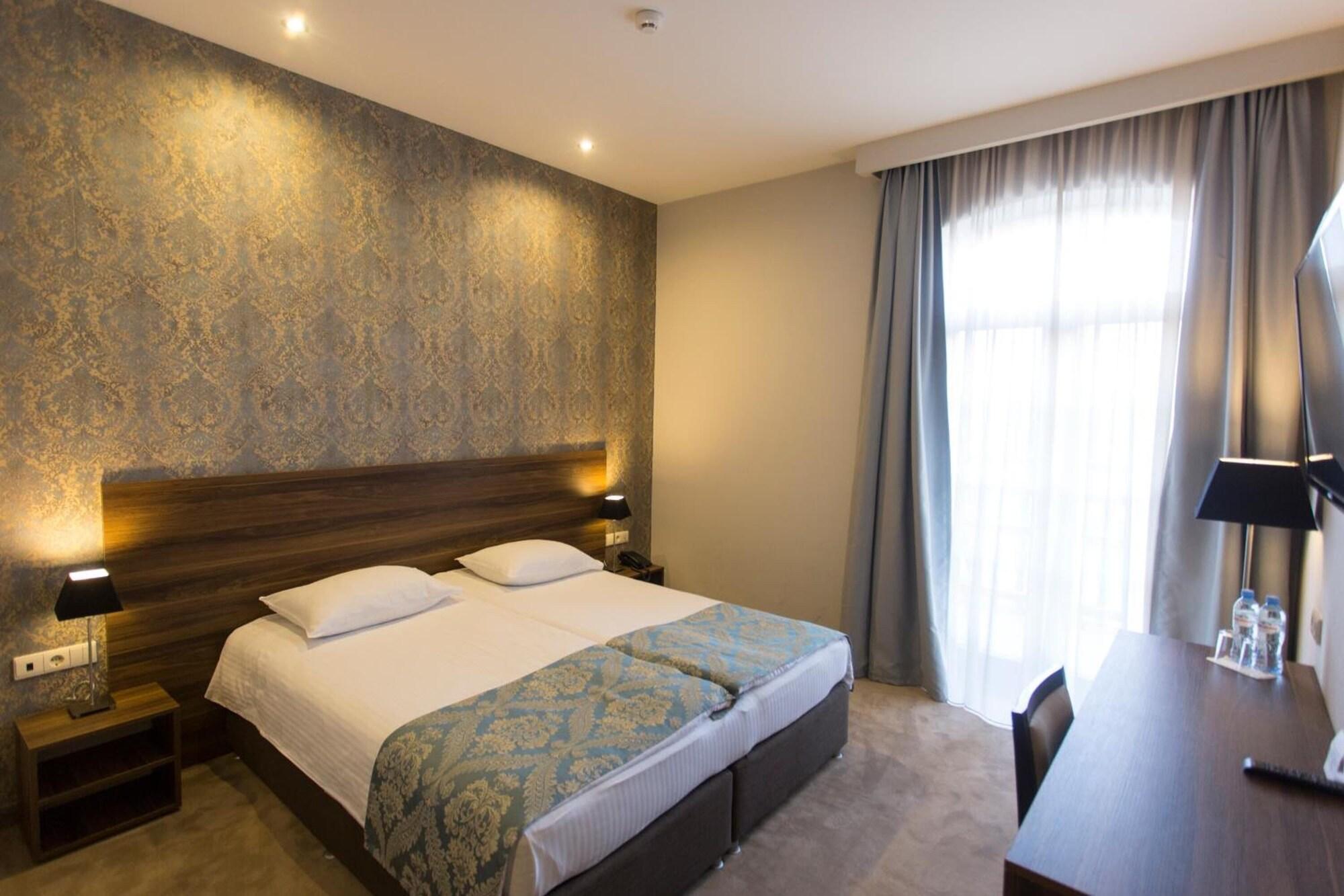 Old Meidan Tbilisi By Urban Hotels Exterior photo